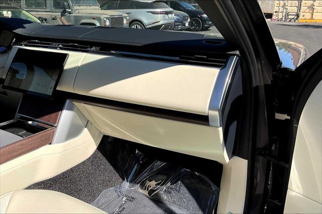 Photo of 2025 GREY Land Rover Range Rover