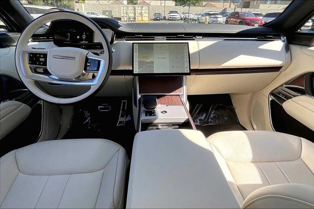 Photo of 2025 GREY Land Rover Range Rover