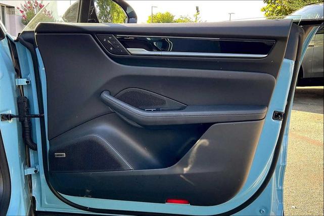 Photo of 2024 Frozen Blue Metallic Porsche Macan