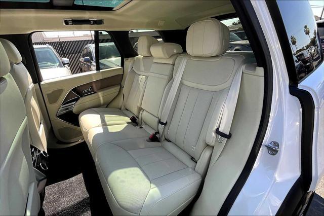 Photo of 2025 WHITE Land Rover Range Rover