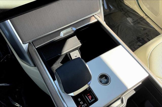 Photo of 2025 WHITE Land Rover Range Rover