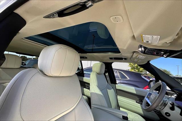 Photo of 2025 WHITE Land Rover Range Rover