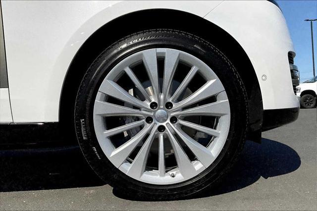 Photo of 2025 WHITE Land Rover Range Rover