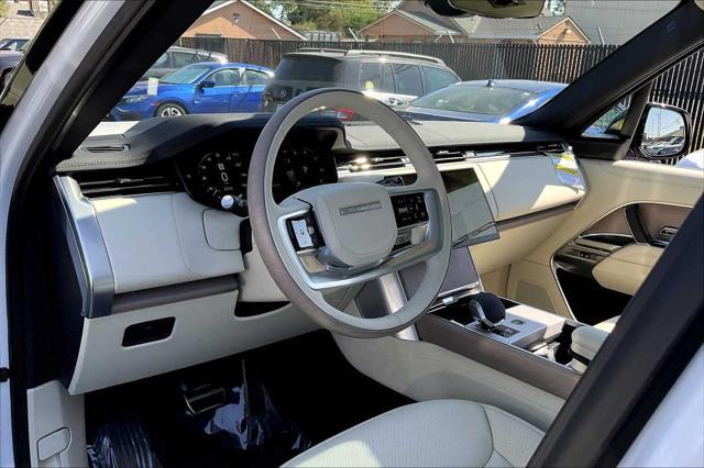 Photo of 2025 WHITE Land Rover Range Rover