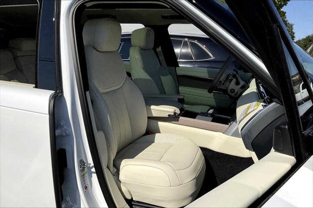 Photo of 2025 WHITE Land Rover Range Rover