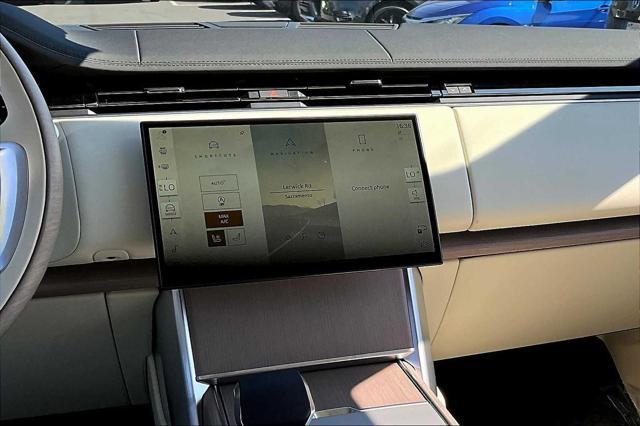 Photo of 2025 WHITE Land Rover Range Rover