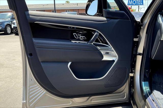 Photo of 2025 GOLD Land Rover Range Rover