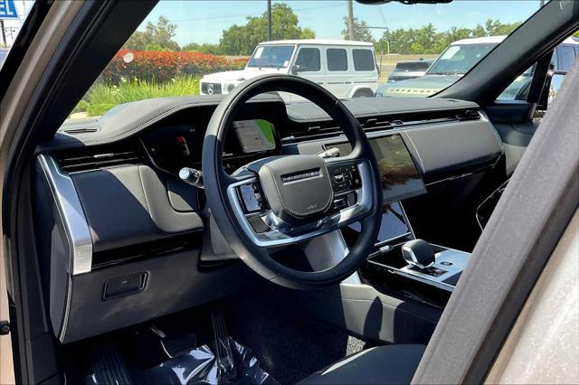 Photo of 2025 GOLD Land Rover Range Rover