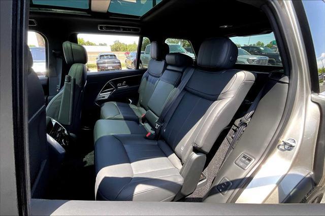 Photo of 2025 GOLD Land Rover Range Rover