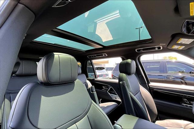 Photo of 2025 GOLD Land Rover Range Rover