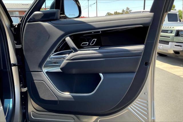 Photo of 2025 GOLD Land Rover Range Rover