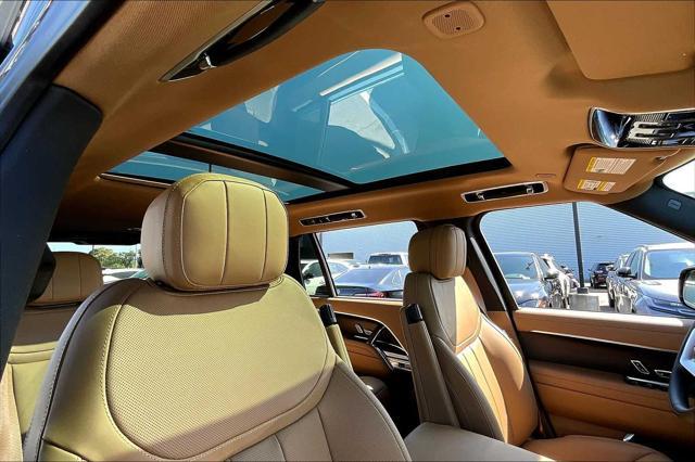 Photo of 2025 GREY Land Rover Range Rover