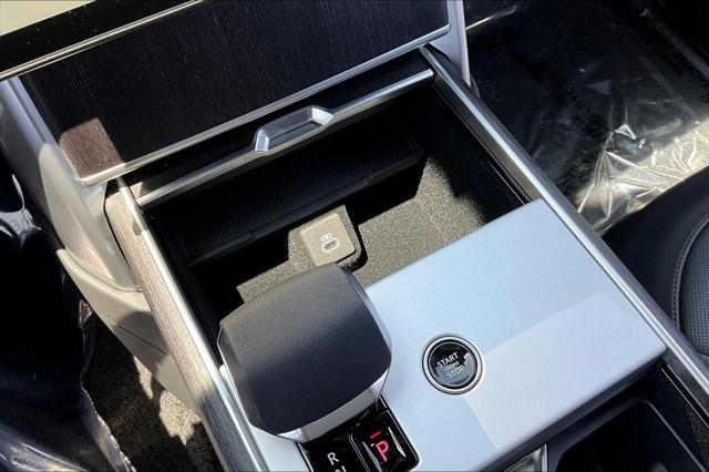 Photo of 2025 Fuji White Land Rover Range Rover