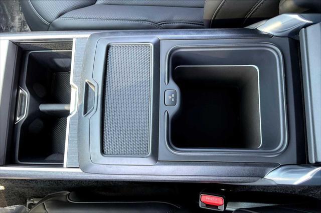 Photo of 2025 Fuji White Land Rover Range Rover