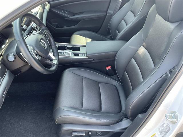 Photo of 2022 Platinum White Pearl Honda Accord