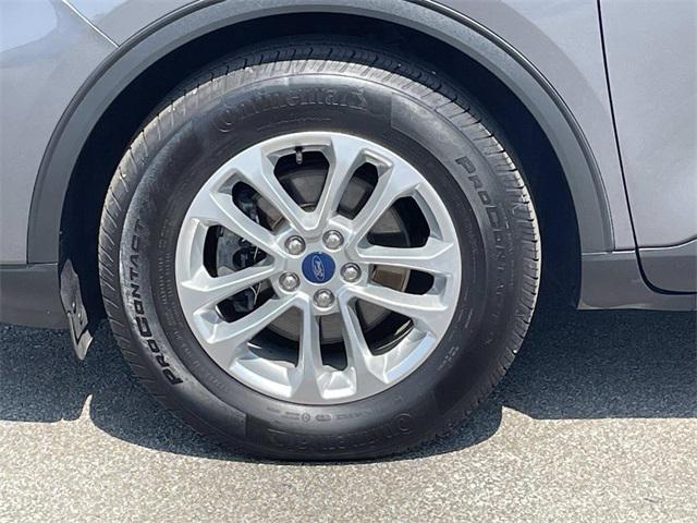 Photo of 2022 Gray Metallic Ford Escape