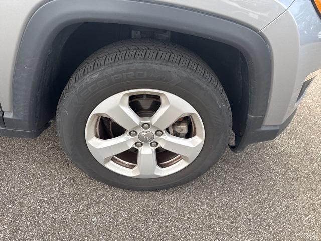 Photo of 2019 Billet Silver Metallic Clearcoat Jeep Compass