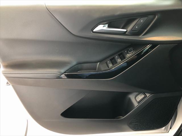 Photo of 2025 Summit White Chevrolet Equinox