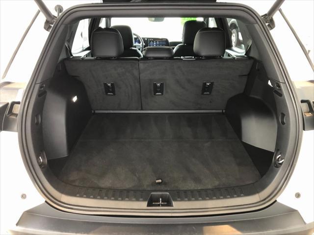 Photo of 2025 Summit White Chevrolet Equinox