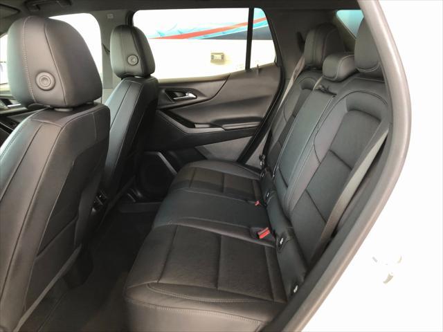 Photo of 2025 Summit White Chevrolet Equinox