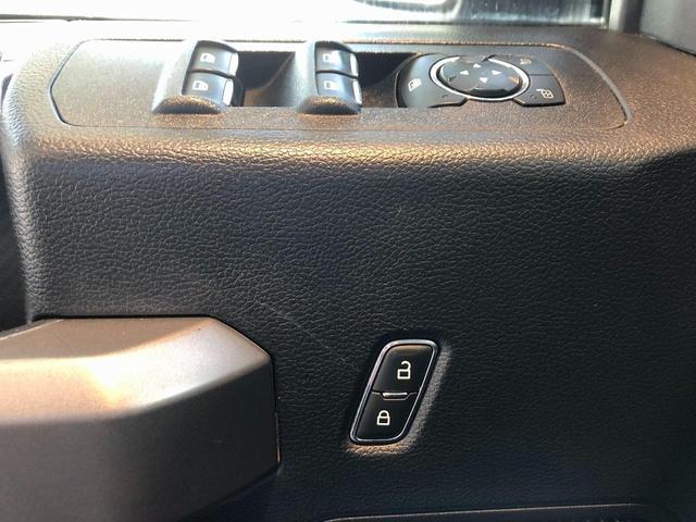 Photo of 2018 Lightning Blue Ford F-150