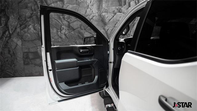 Photo of 2024 Summit White GMC Sierra 1500