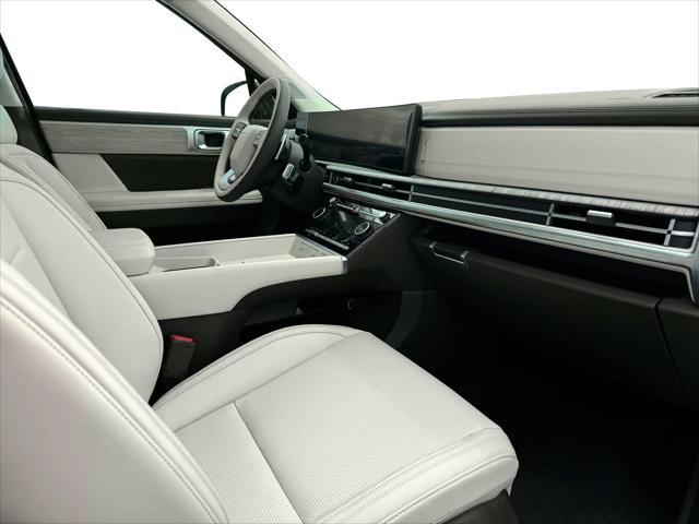 Photo of 2025 Phantom Black Hyundai SANTA FE
