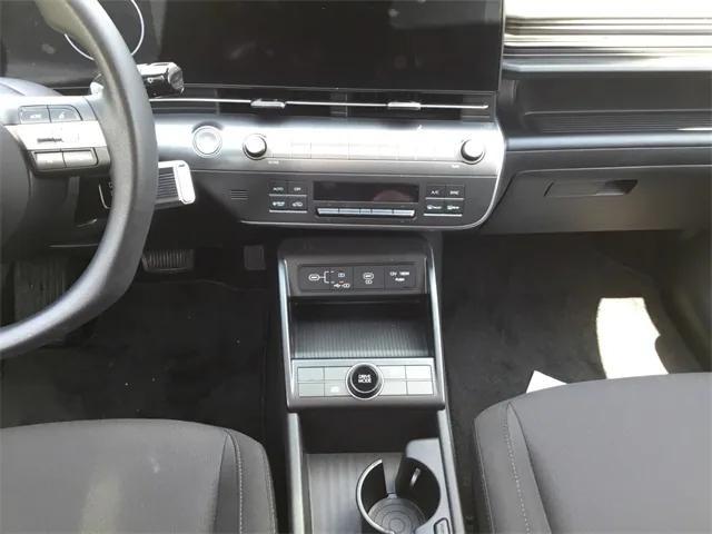 Photo of 2025 Atlas White Hyundai KONA EV
