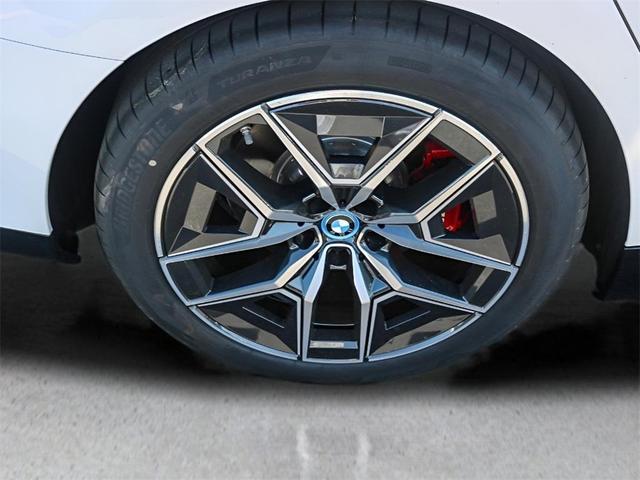 Photo of 2025 Alpine White BMW i5