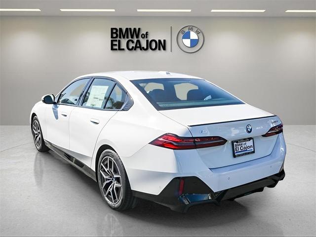 Photo of 2025 Alpine White BMW i5