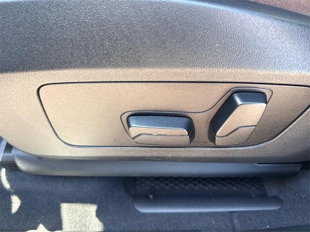 Photo of 2023 Mineral White Metallic BMW X1