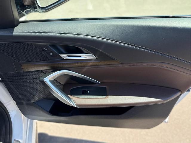 Photo of 2023 Mineral White Metallic BMW X1
