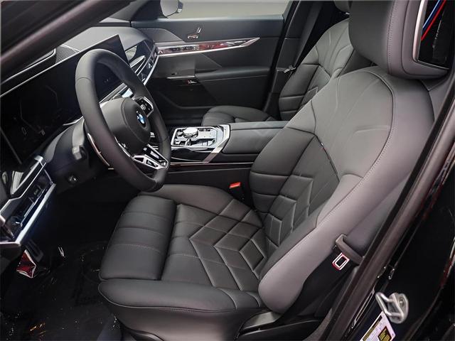 Photo of 2025 Black Sapphire Metallic BMW 740