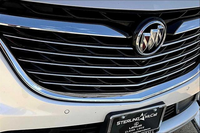 Photo of 2024 White Frost Tricoat Buick Enclave