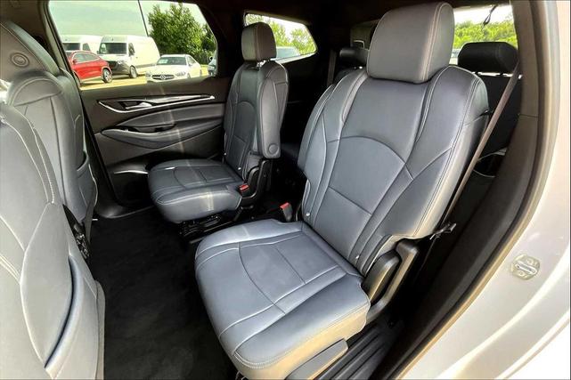 Photo of 2024 White Frost Tricoat Buick Enclave