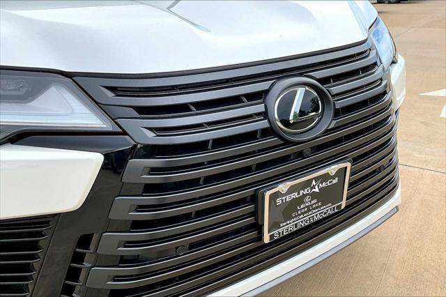 Photo of 2025 Eminent White Pearl Lexus LX 700h