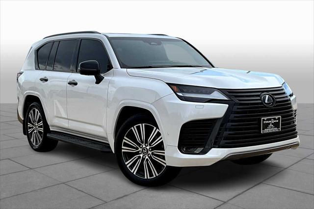 Photo of 2025 Eminent White Pearl Lexus LX 700h