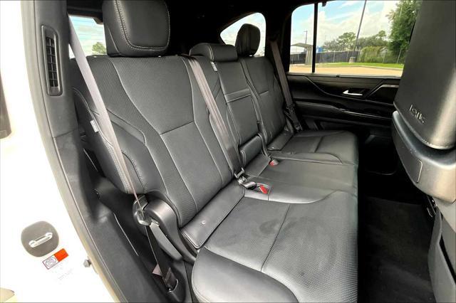 Photo of 2025 Eminent White Pearl Lexus LX 700h