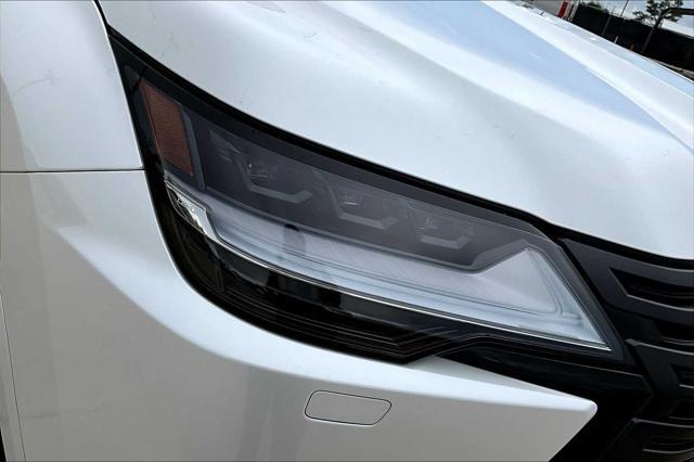 Photo of 2025 Eminent White Pearl Lexus LX 700h