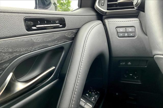 Photo of 2025 Eminent White Pearl Lexus LX 700h