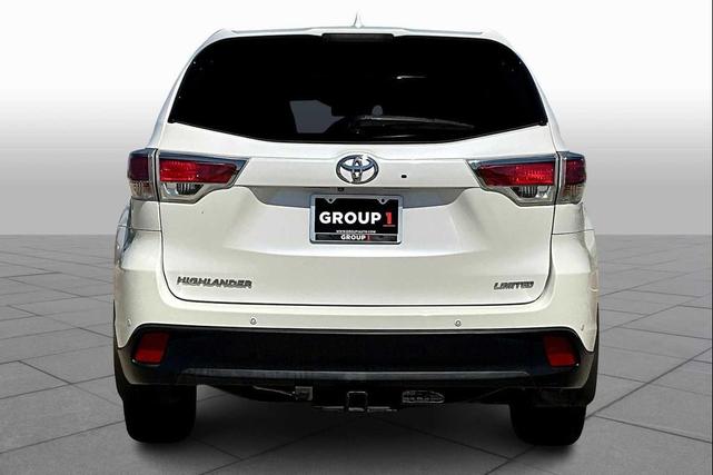 Photo of 2015 Blizzard Pearl Toyota Highlander