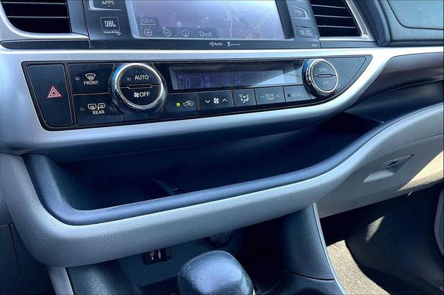 Photo of 2015 Blizzard Pearl Toyota Highlander