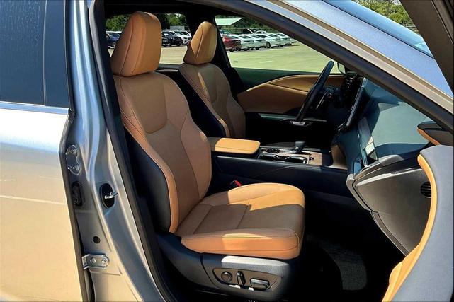 Photo of 2023 Iridium Lexus RX 350