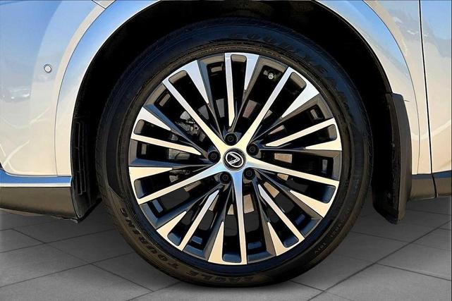 Photo of 2023 Iridium Lexus RX 350