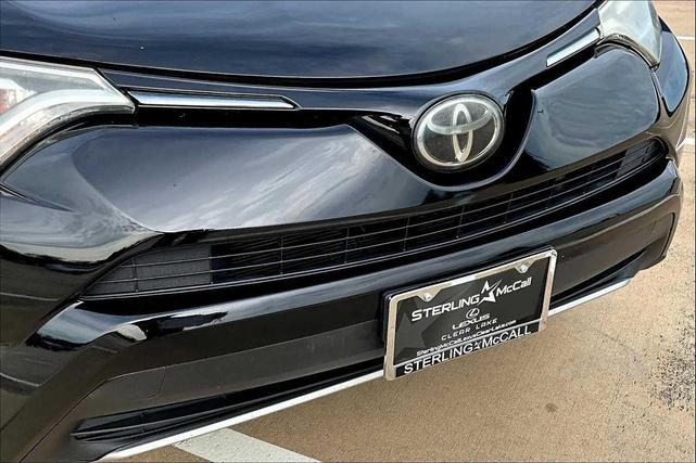 Photo of 2018 Black Toyota RAV4