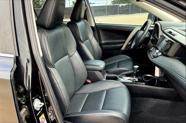 Photo of 2018 Black Toyota RAV4