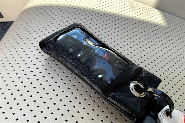 Photo of 2023 Eminent White Pearl Lexus GX 460