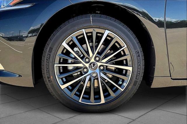 Photo of 2025  Lexus ES 300h