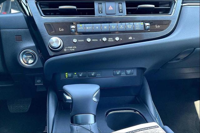 Photo of 2025  Lexus ES 300h
