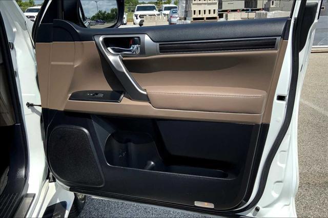 Photo of 2022 Starfire Pearl Lexus GX 460